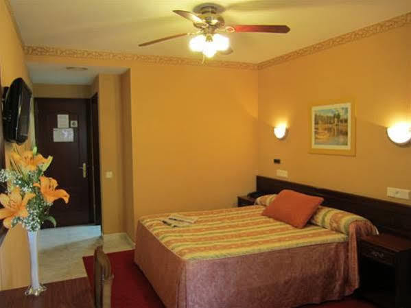 Hotel Bahia กิฮอน ภายนอก รูปภาพ